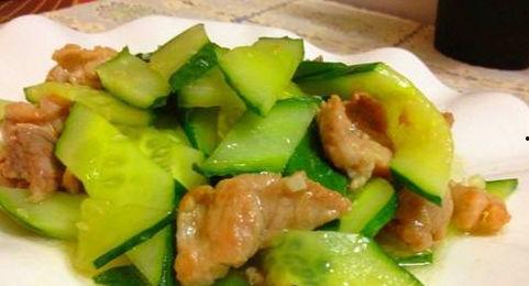 瓜炒肉吃可,瓜炒肉，色香味俱全的佳肴呈现